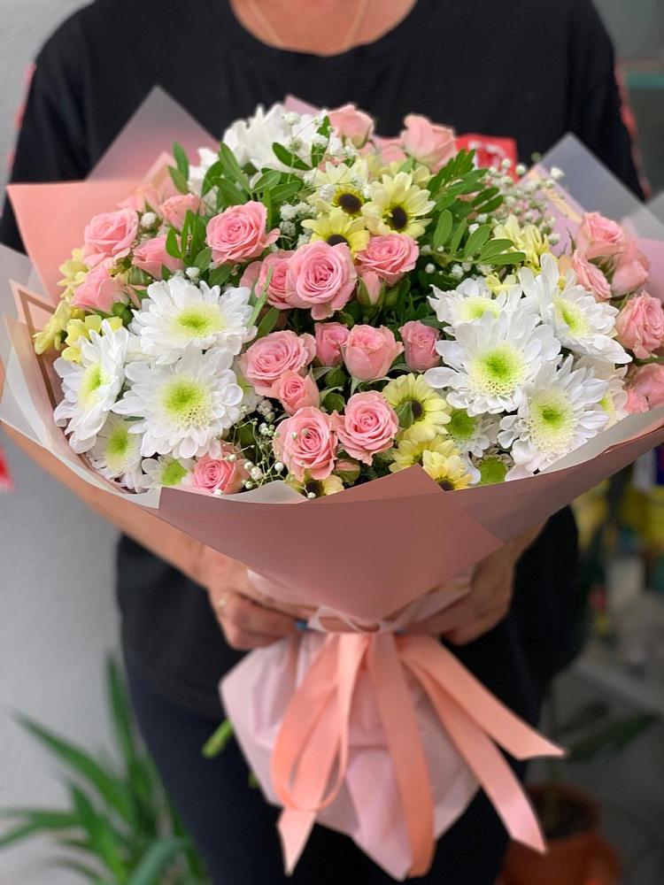 Букет цветов из: Розы и Хризантемы в Намцах