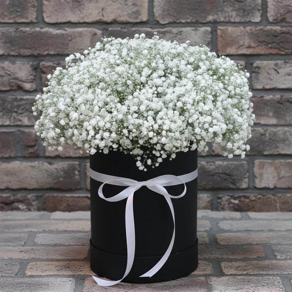 Цветочная композиция из Гипсофила в шляпной коробке в Намцах