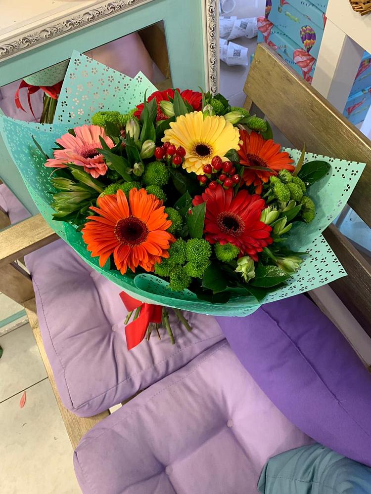Букет цветов из: Герберы, Хризантемы и Альстромерии в Намцах