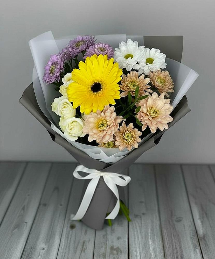 Букет цветов из: Розы, Герберы и Хризантемы в Намцах