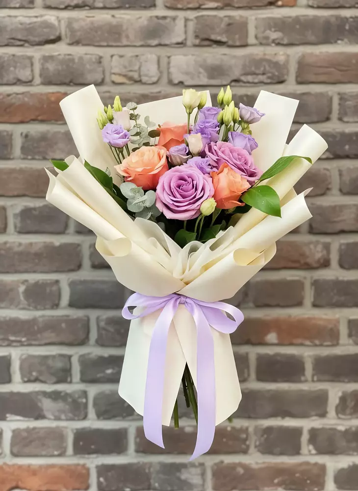 Букет цветов из: Лизиантусы и Розы в Намцах