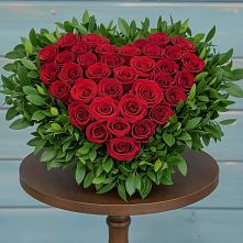 Цветочная композиция из Розы в виде сердца в Намцах