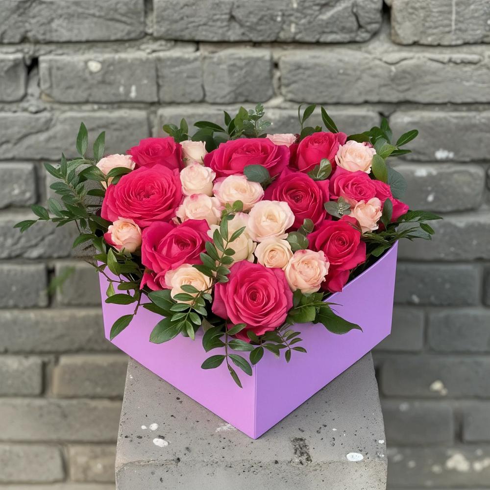 Цветочная композиция из Розы в коробке в Намцах