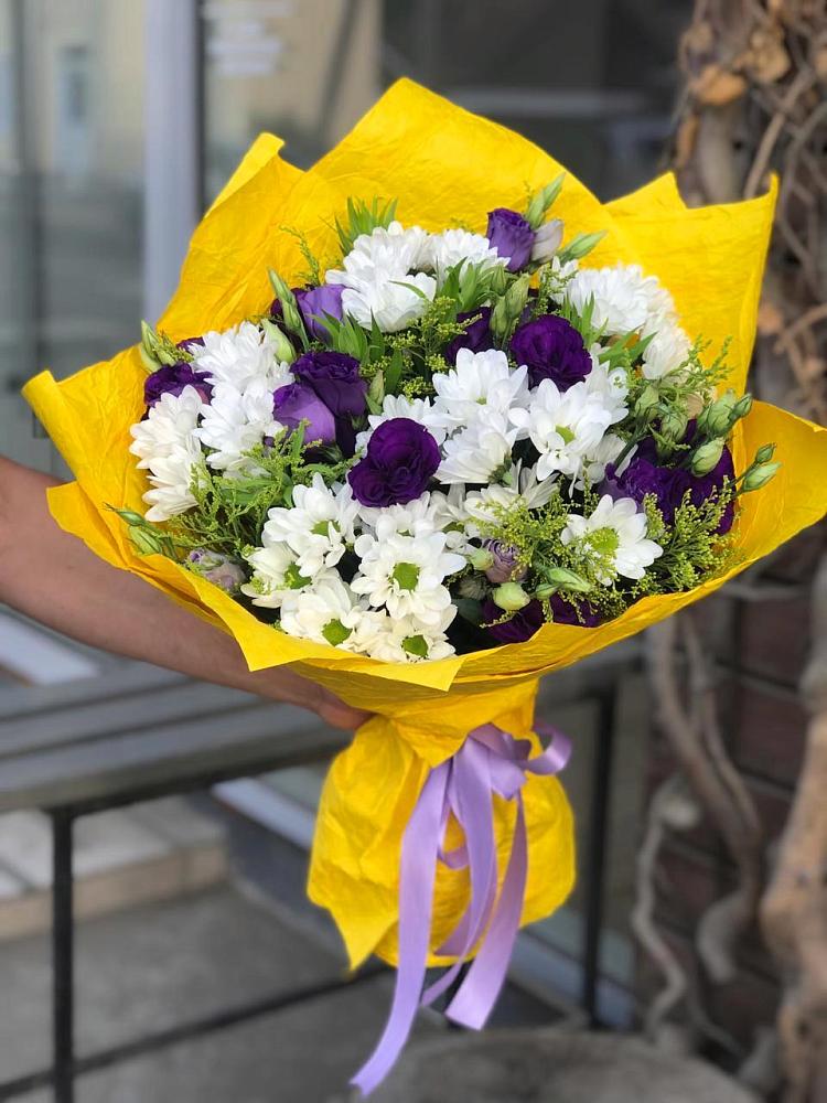 Букет цветов из: Ирисы, Хризантемы и Ромашки в Намцах