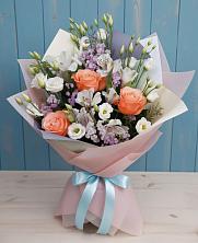 Букет цветов из:  Лизиантусы, Розы, Альстромерии и Гипсофила в Намцах