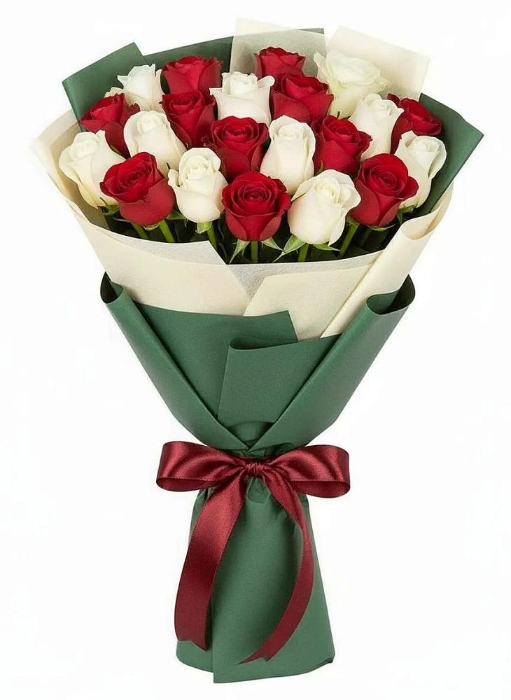 Букет Микс из красных и белых роз в Намцах