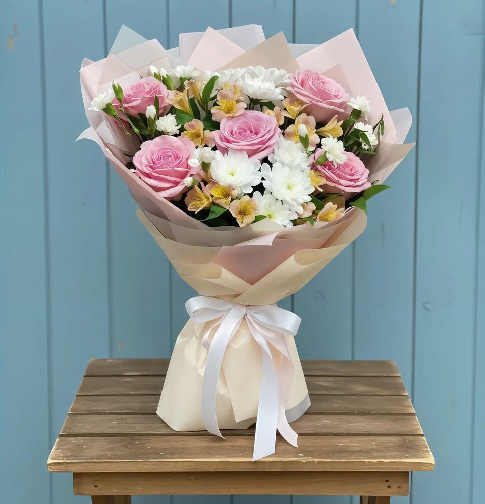 Букет цветов из: Гвоздики, Орхидеи и Розы в Намцах