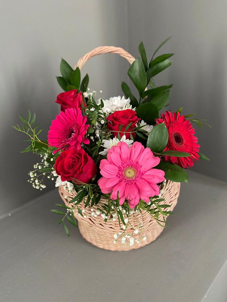Цветочная композиция из Розы, Хризантемы и Герберы в корзине в Намцах