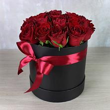 Цветочная композиция из Розы в шляпной коробке в Намцах