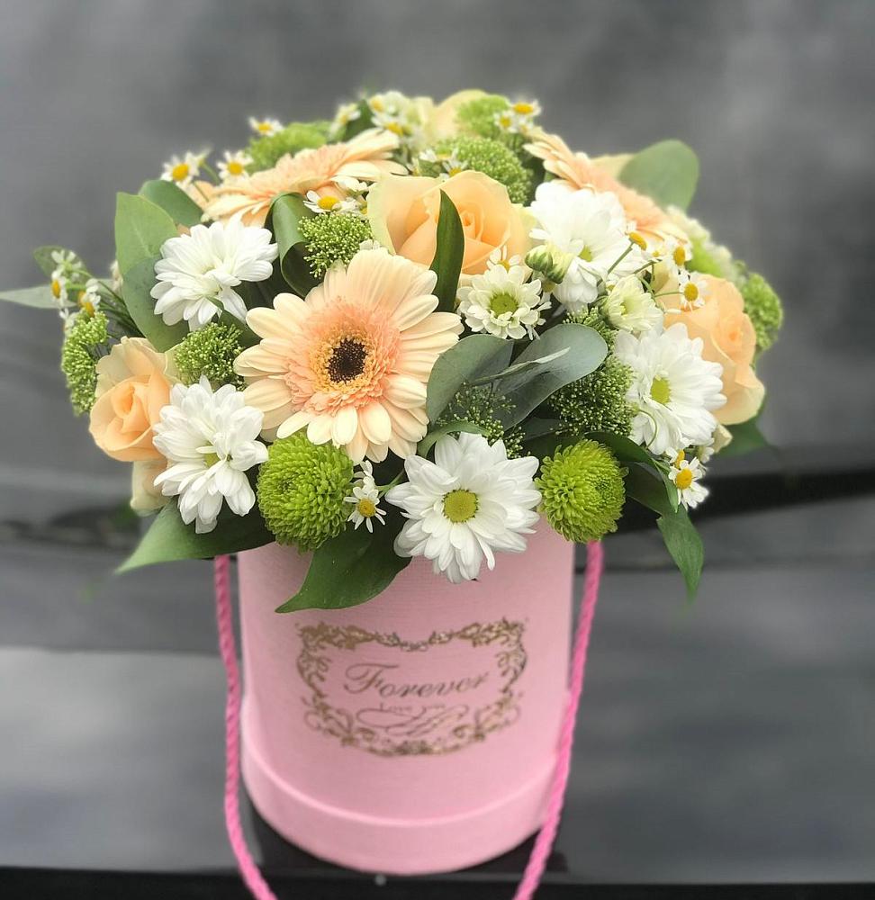 Цветочная композиция из Розы, Герберы и Хризантемы в шляпной коробке в Намцах