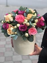 Цветочная композиция из Розы в шляпной коробке в Намцах